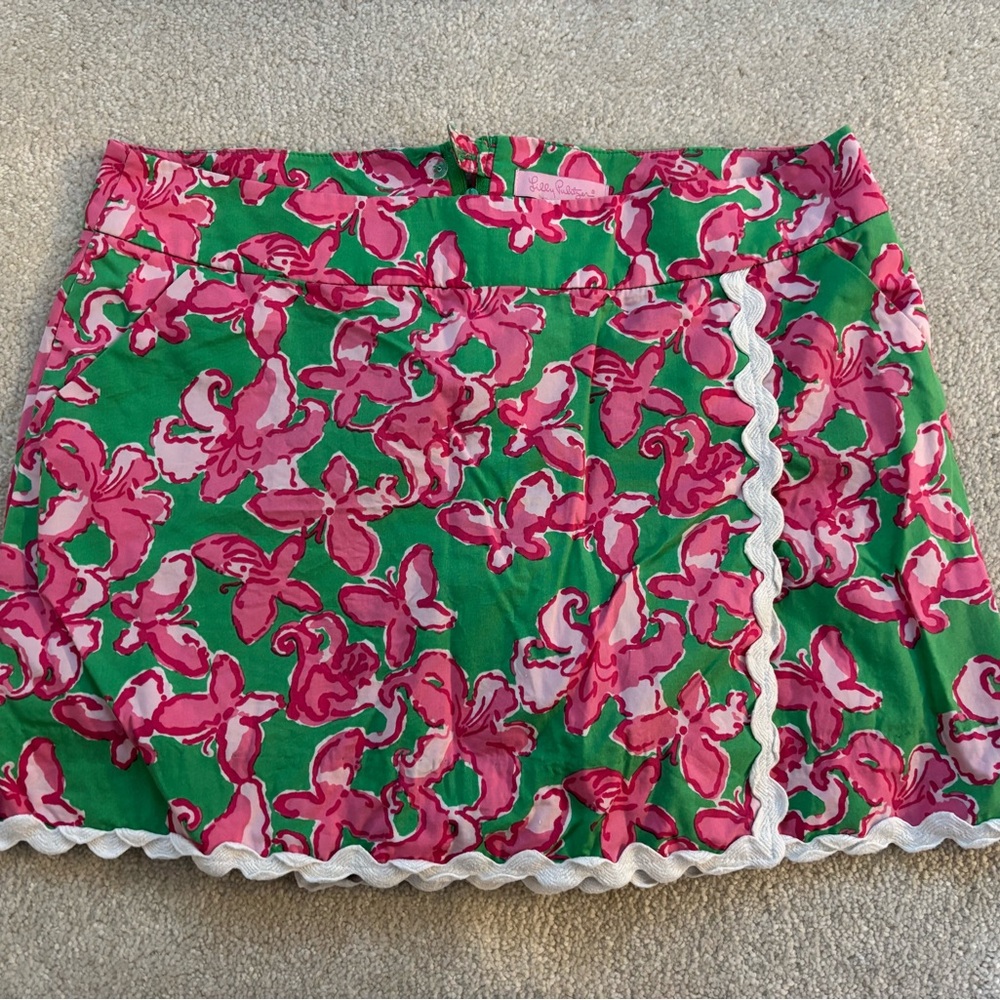 Lilly Pulitzer Pink Floral Mini Skirt on Green
